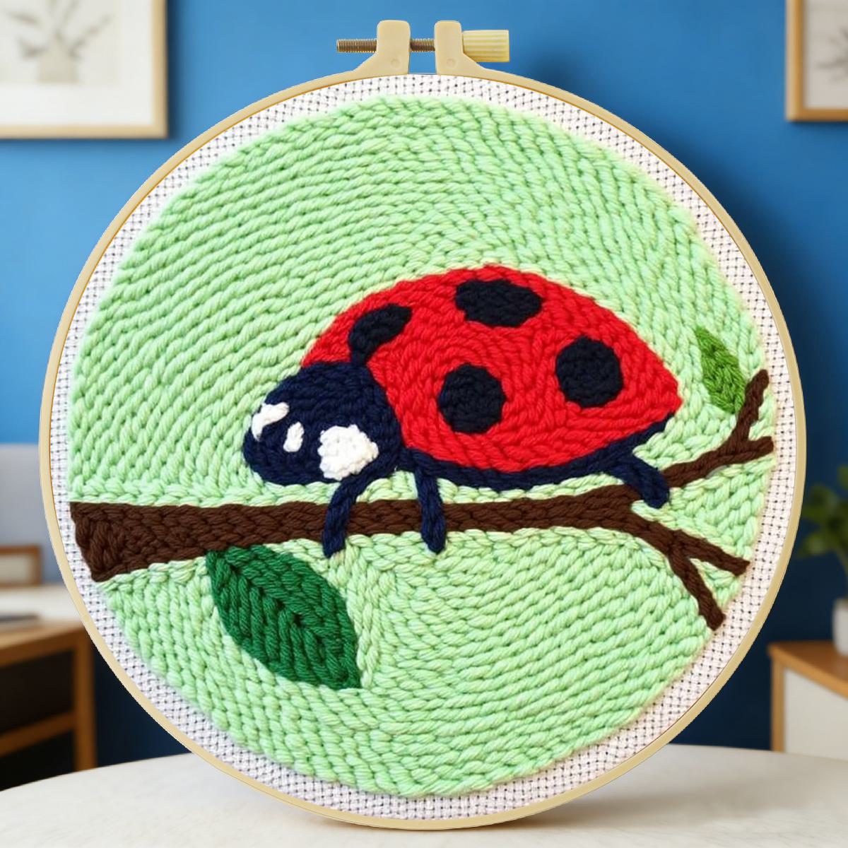 Embroidery Lady Bug - 20X20CM/7,87 Zoll Insekten-Stickset mit Siebenspitzmarienkäfer-Motiv, Punch-Needle-Stickerei,