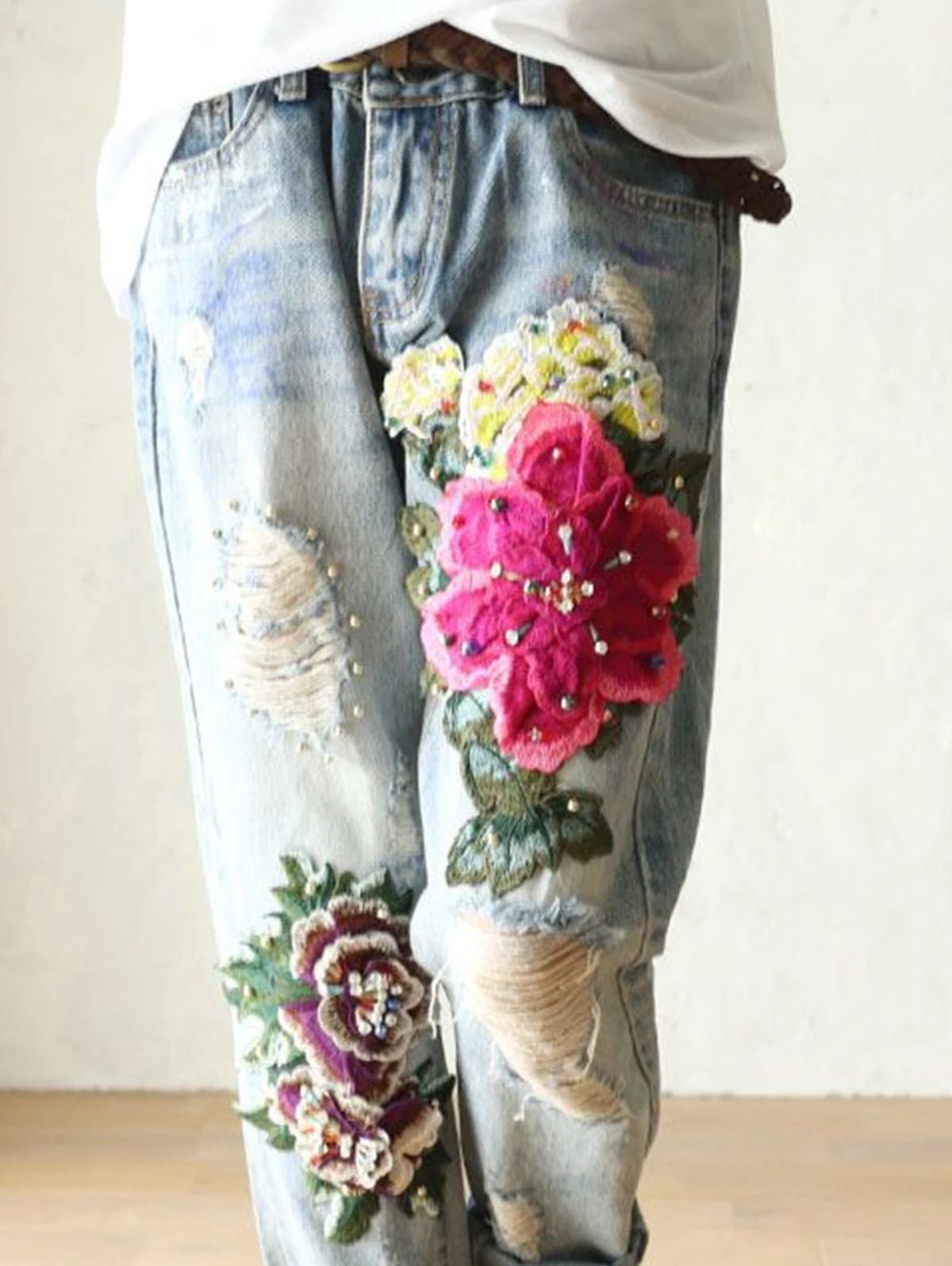 Elegante Damen-Jeans mit Blume – Embroidery Effect Bewertung und Preis